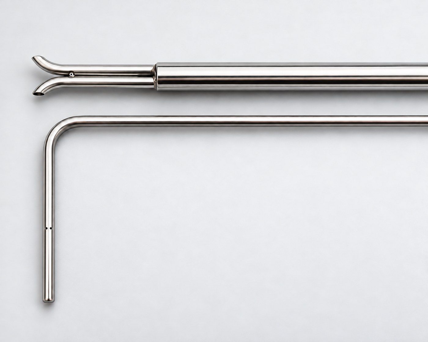 The heads of an S-type pitot tube and an L-type pitot tube